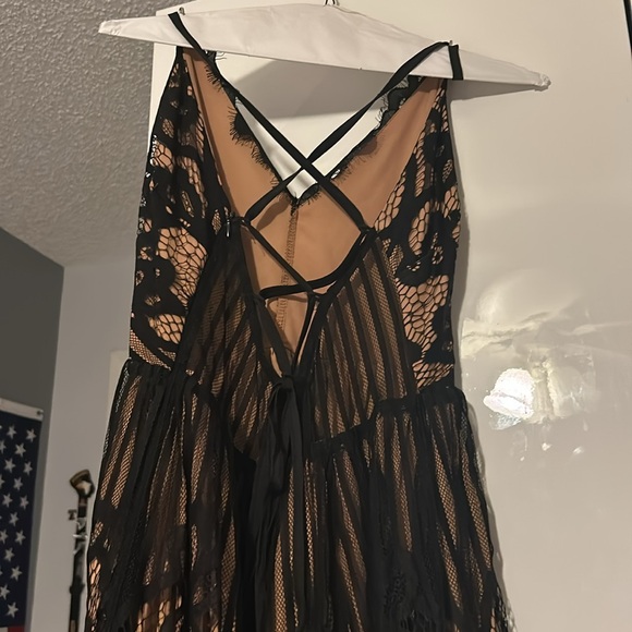 Toni - Picture 5 of 8